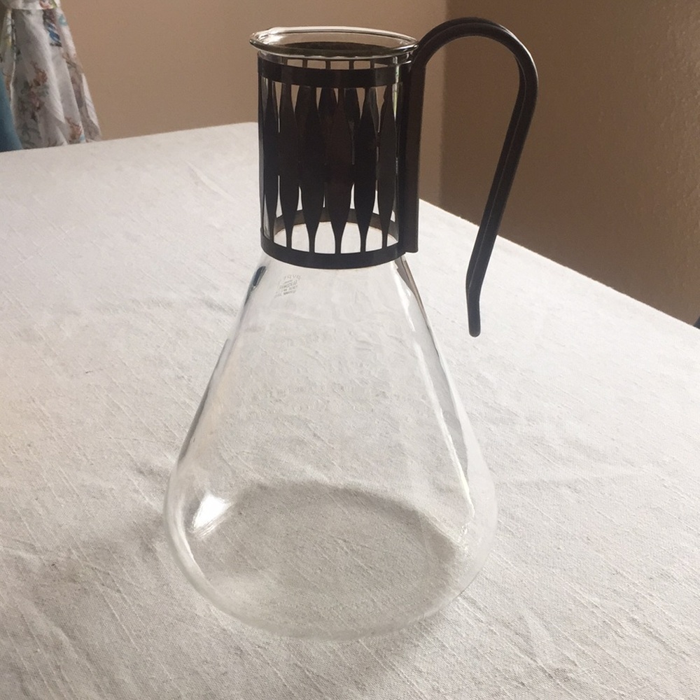 Pyrex beverage server